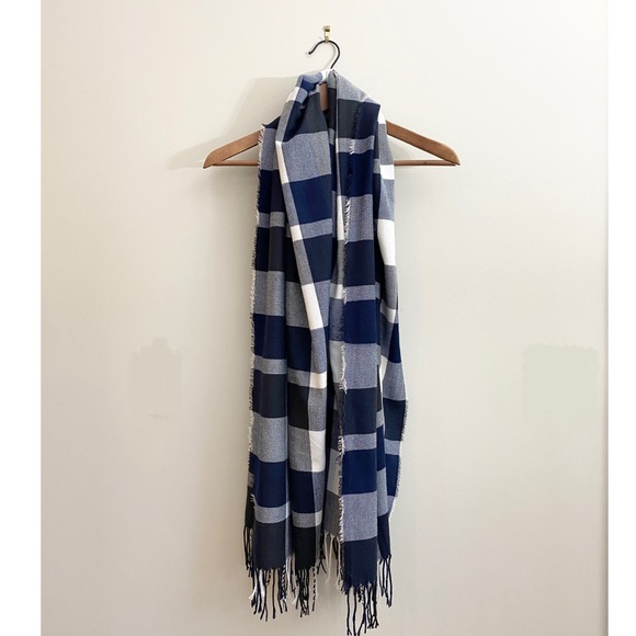 Plush Apparel Super Soft Plaid Scarf - Picture 4 of 10